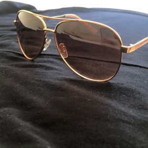 Jessica Simpson Aviator style sunglasses